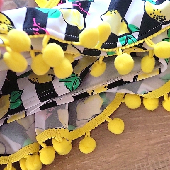 EUC Betsy Johnson Girls 2 Piece Bikini - 7/8 yrs - Picture 3 of 6